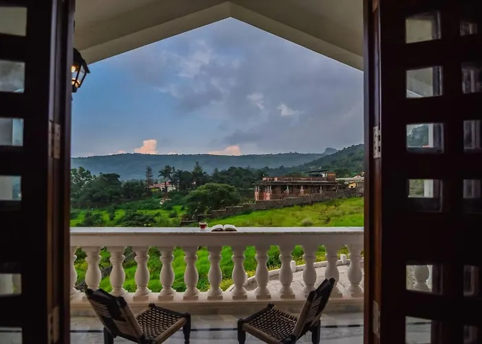 Colonial Villa Pet Friendly 3 Bhk With Outstanding Views Lonavala